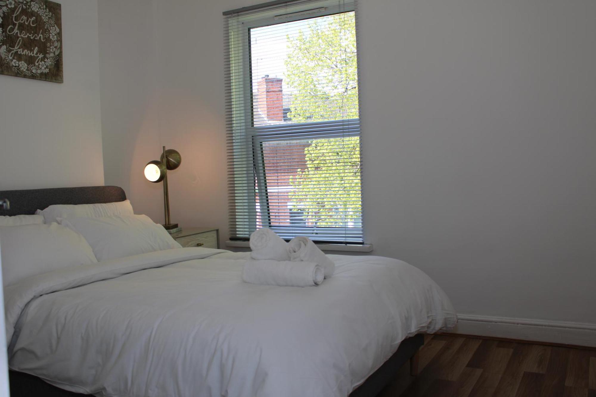 F2S Serviced Apartments 2Bedroom Terrace House With Free Wifi Netflix Suitable For Contractors Walking Distance To Train Station Derby Exteriér fotografie