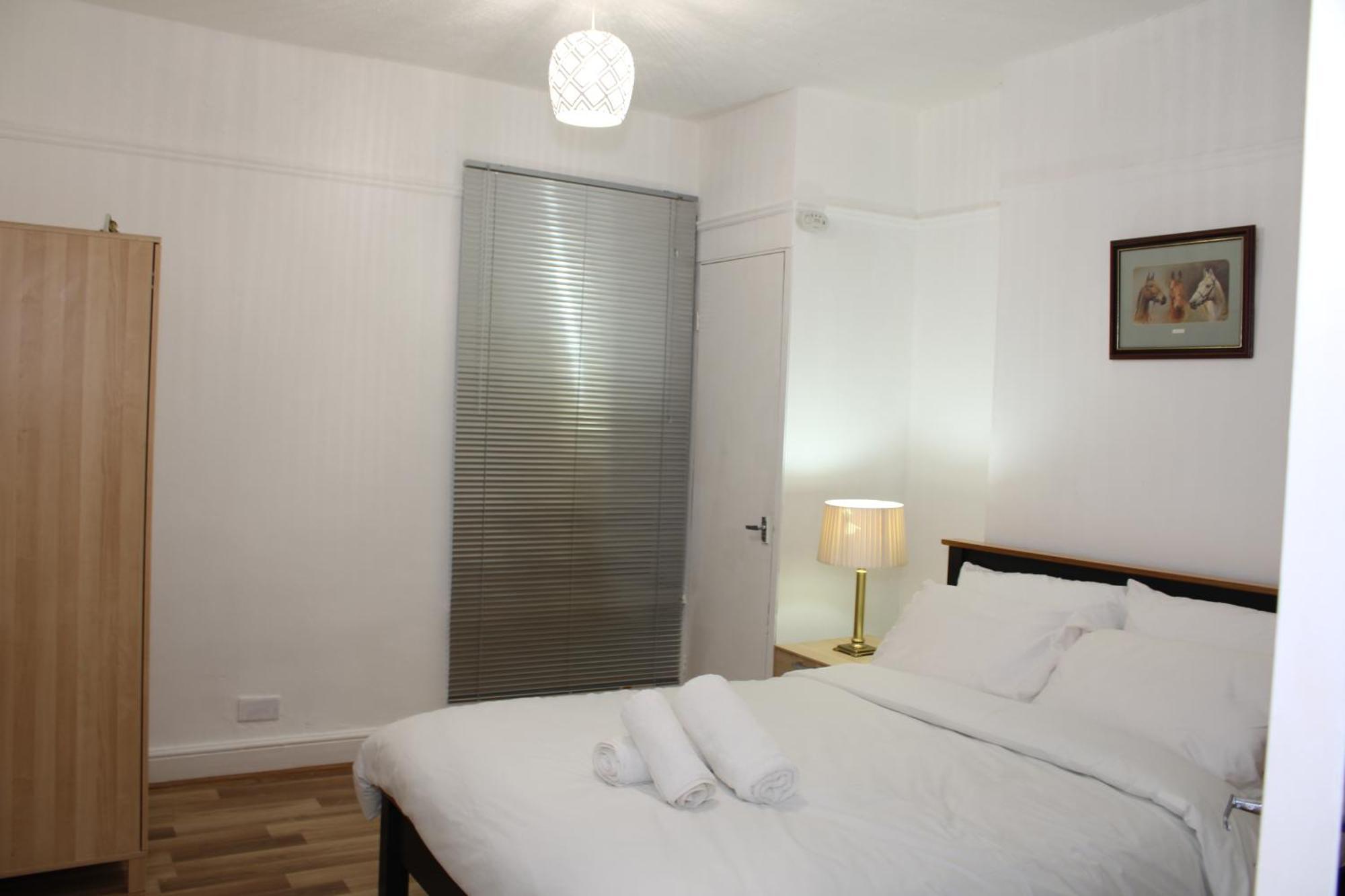 F2S Serviced Apartments 2Bedroom Terrace House With Free Wifi Netflix Suitable For Contractors Walking Distance To Train Station Derby Exteriér fotografie
