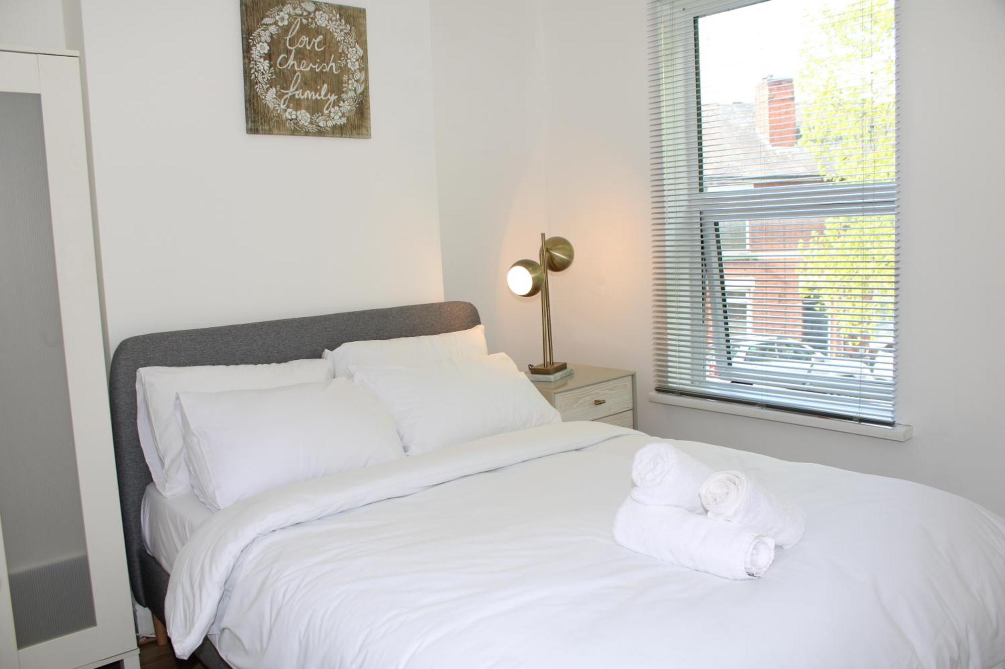 F2S Serviced Apartments 2Bedroom Terrace House With Free Wifi Netflix Suitable For Contractors Walking Distance To Train Station Derby Exteriér fotografie