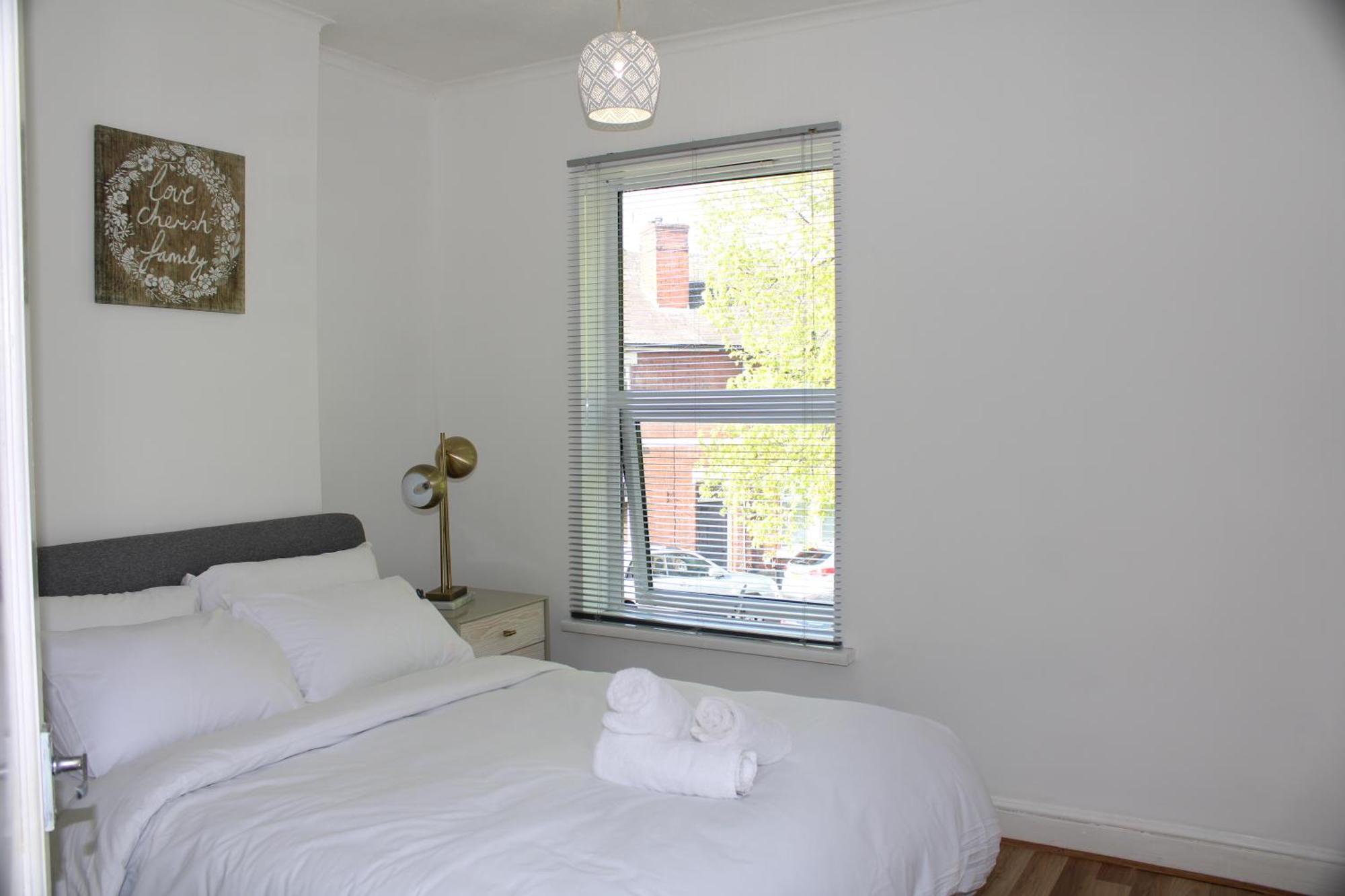 F2S Serviced Apartments 2Bedroom Terrace House With Free Wifi Netflix Suitable For Contractors Walking Distance To Train Station Derby Exteriér fotografie