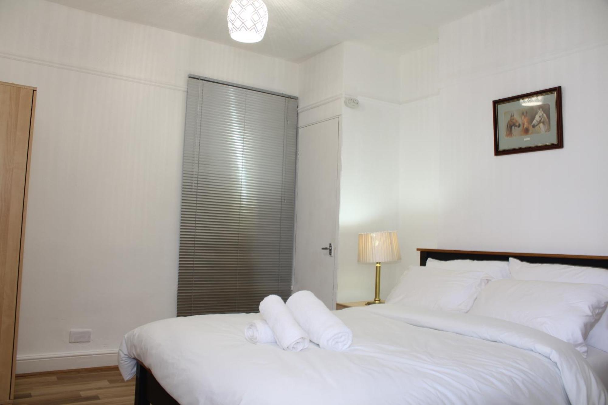 F2S Serviced Apartments 2Bedroom Terrace House With Free Wifi Netflix Suitable For Contractors Walking Distance To Train Station Derby Exteriér fotografie