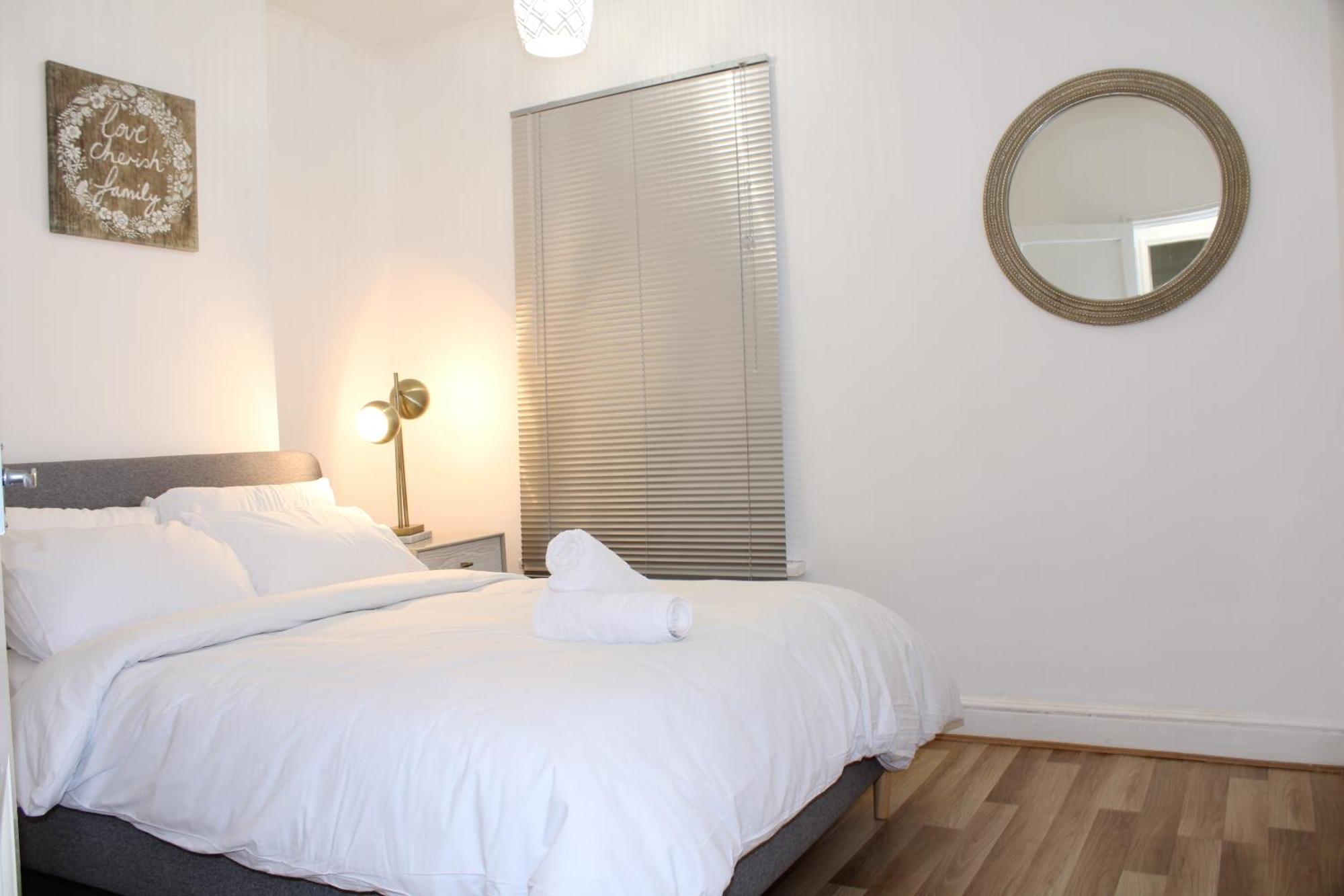 F2S Serviced Apartments 2Bedroom Terrace House With Free Wifi Netflix Suitable For Contractors Walking Distance To Train Station Derby Exteriér fotografie