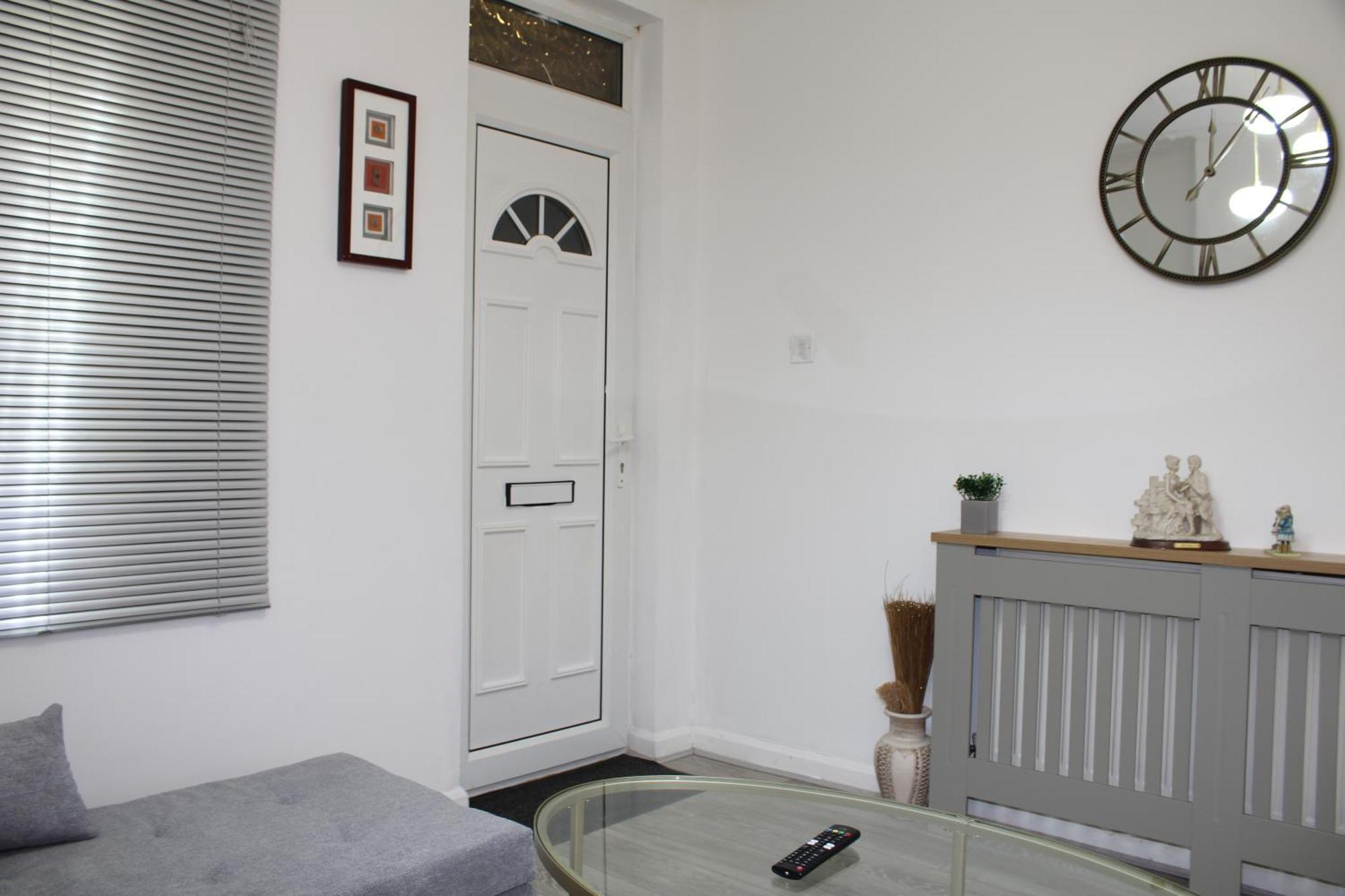 F2S Serviced Apartments 2Bedroom Terrace House With Free Wifi Netflix Suitable For Contractors Walking Distance To Train Station Derby Exteriér fotografie