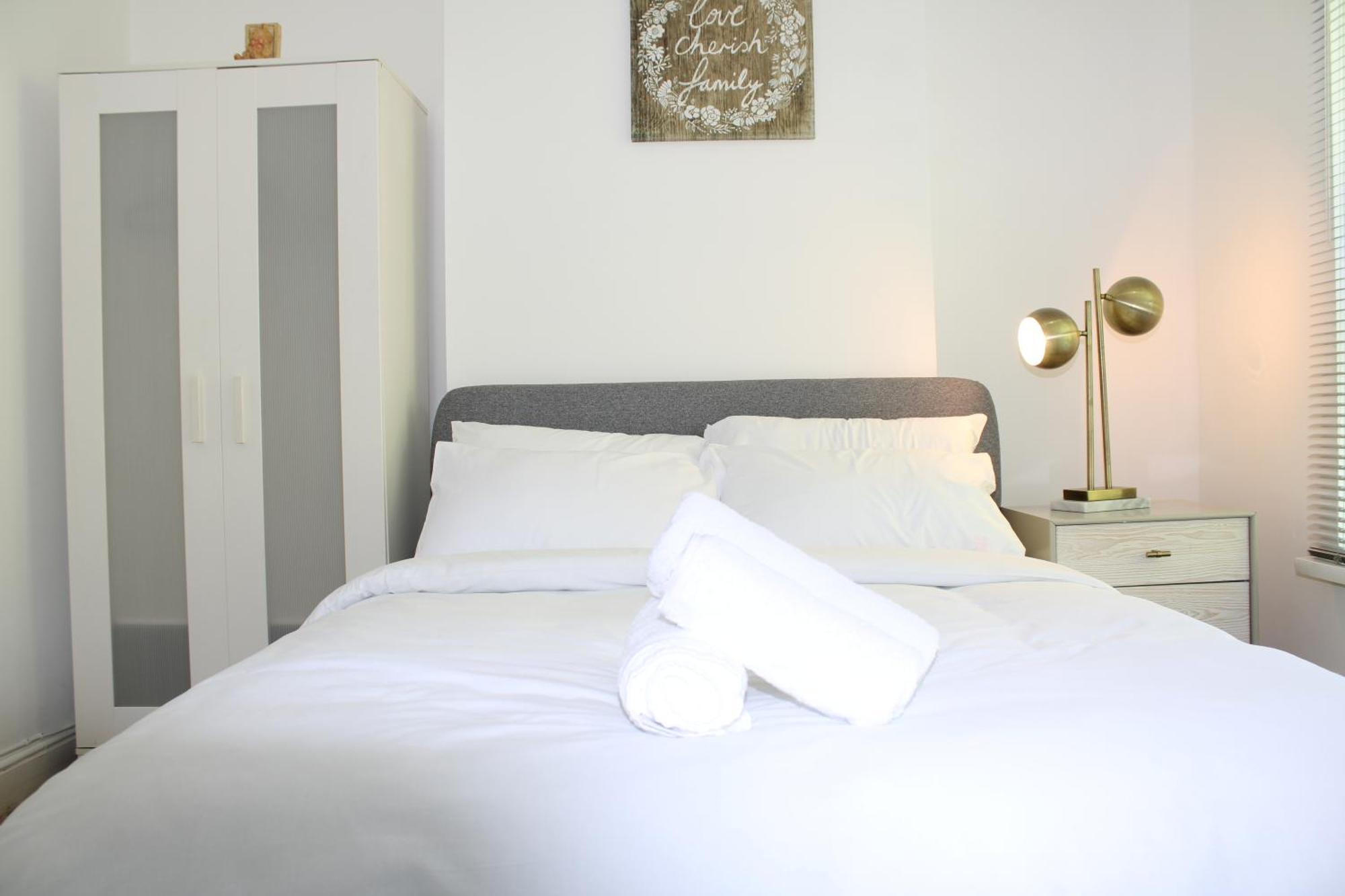 F2S Serviced Apartments 2Bedroom Terrace House With Free Wifi Netflix Suitable For Contractors Walking Distance To Train Station Derby Exteriér fotografie