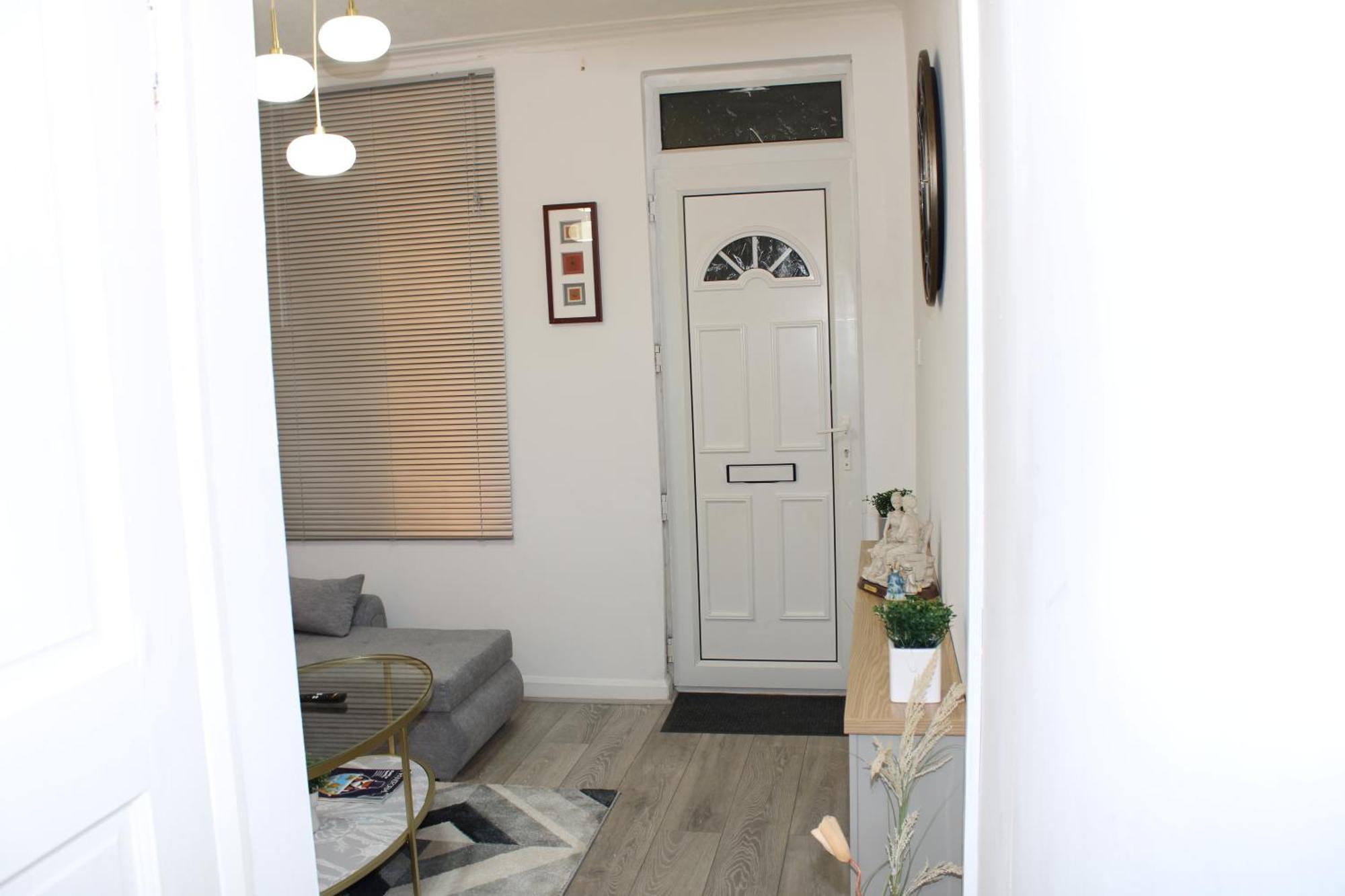 F2S Serviced Apartments 2Bedroom Terrace House With Free Wifi Netflix Suitable For Contractors Walking Distance To Train Station Derby Exteriér fotografie