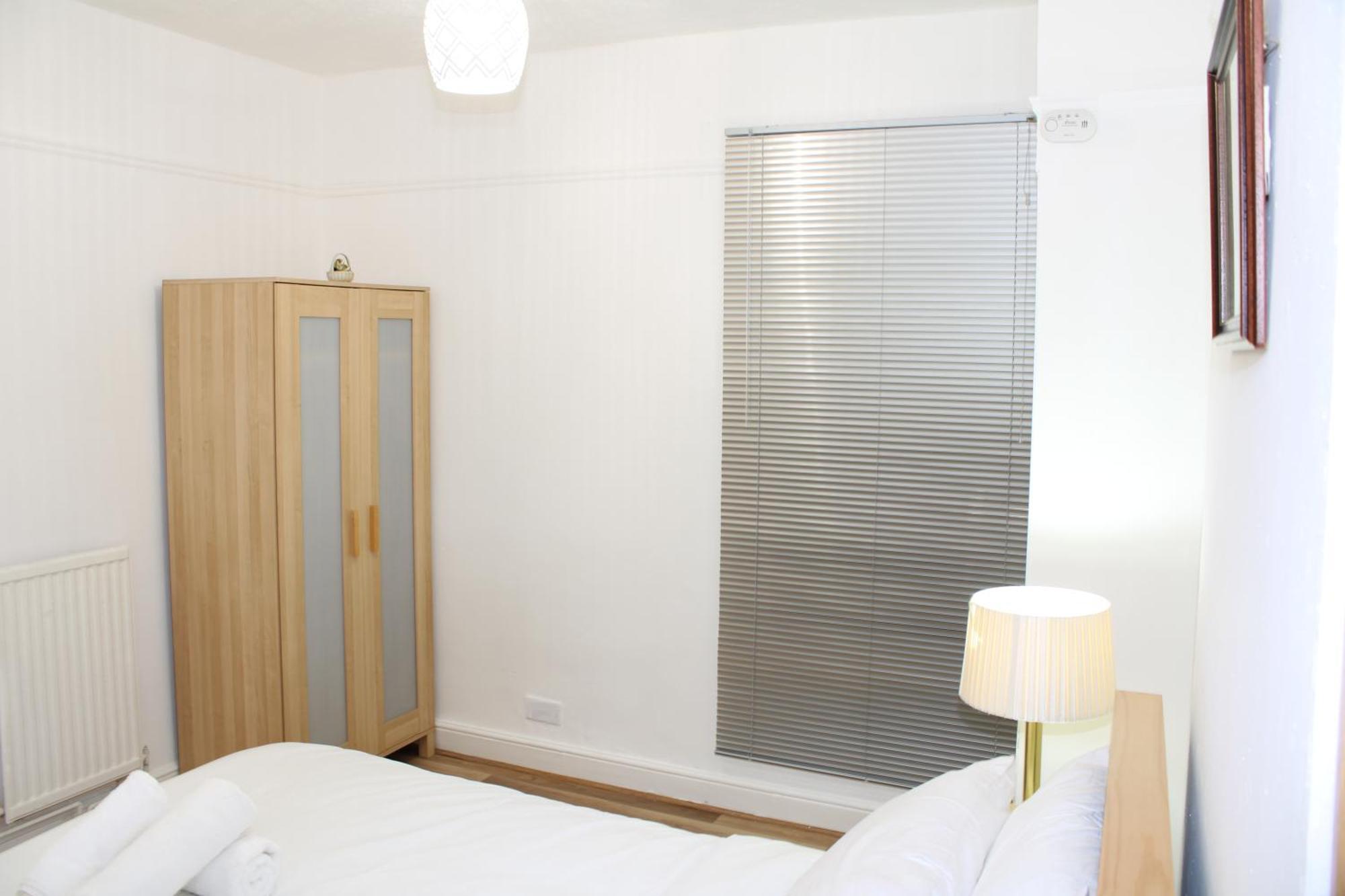 F2S Serviced Apartments 2Bedroom Terrace House With Free Wifi Netflix Suitable For Contractors Walking Distance To Train Station Derby Exteriér fotografie