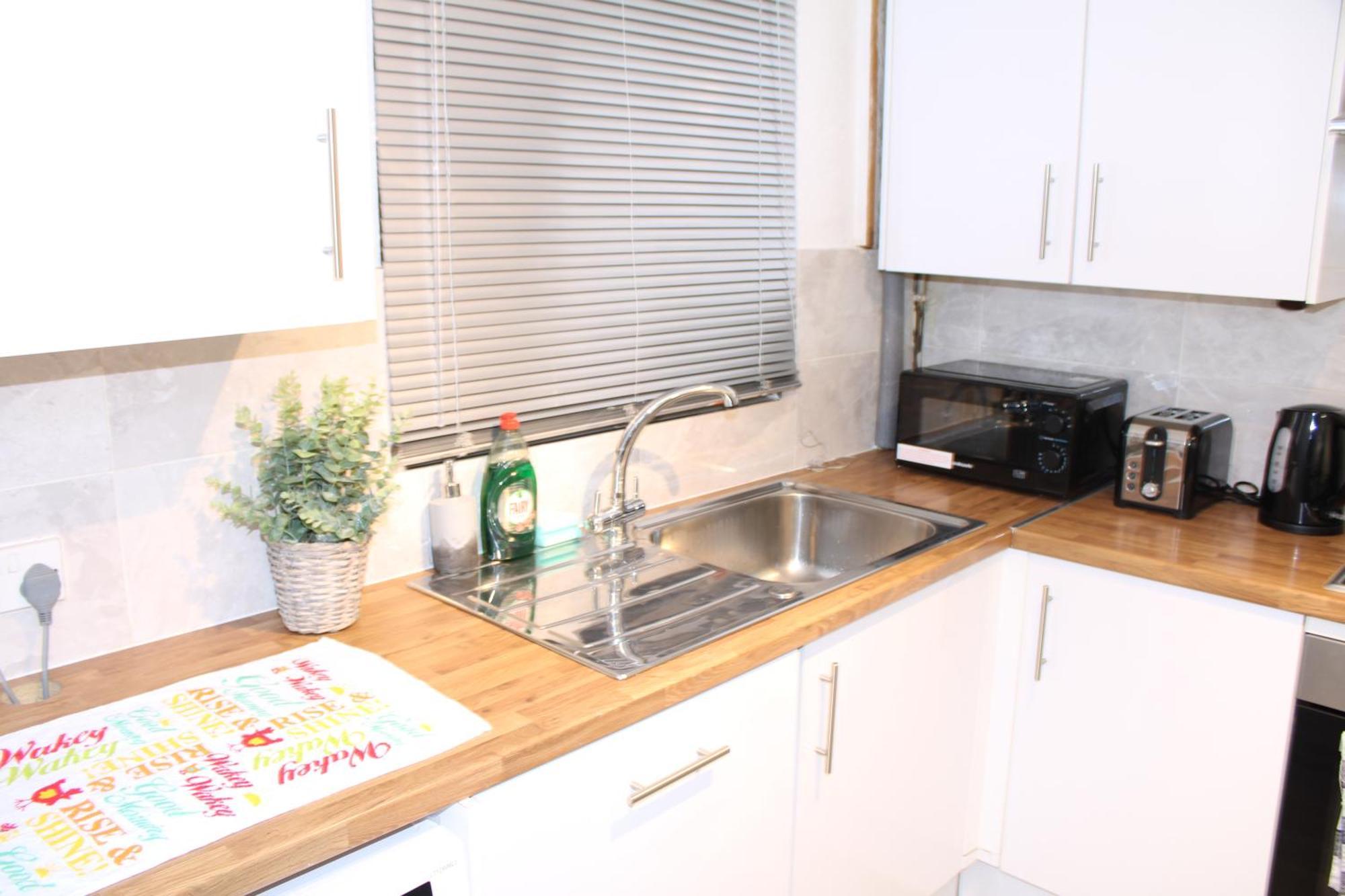 F2S Serviced Apartments 2Bedroom Terrace House With Free Wifi Netflix Suitable For Contractors Walking Distance To Train Station Derby Exteriér fotografie