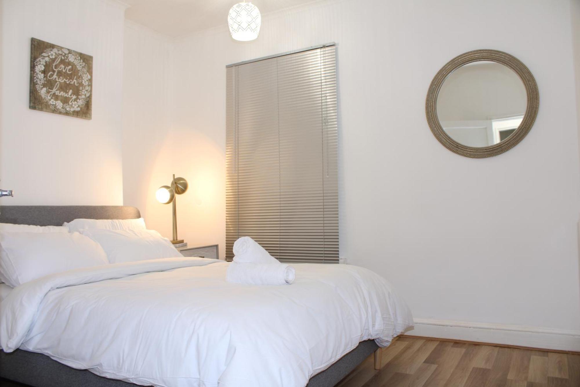 F2S Serviced Apartments 2Bedroom Terrace House With Free Wifi Netflix Suitable For Contractors Walking Distance To Train Station Derby Exteriér fotografie